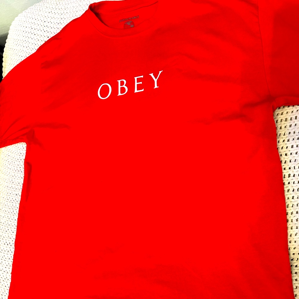 OBEY TEE